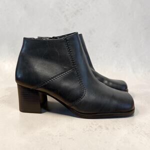 Vintage Thom McAn Black Leather Square Toe Ankle Boots Chunky Block Heel 6W
